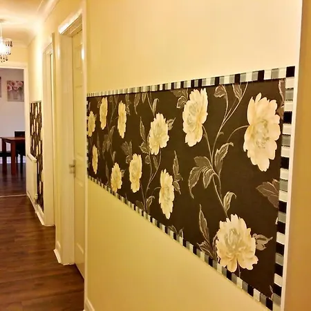 3 Bedroom - Free Parking & Wifi 350mbps * Γλασκώβη