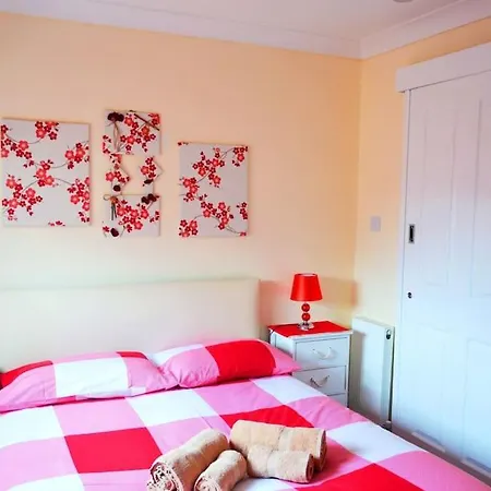 3 Bedroom - Free Parking & Wifi 350mbps Γλασκώβη