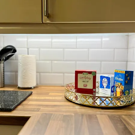 Ground Floor Flat With Free Parking & Wifi 아파트 글라스고