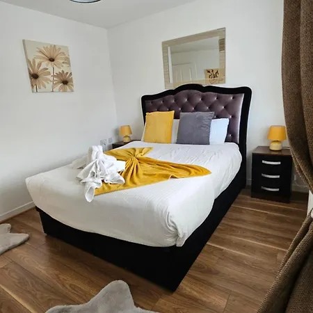 Vakantiehuis Silverburn New House With Free Parking And Garden Glasgow