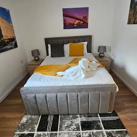 Silverburn New House With Free Parking And Garden 度假居 *