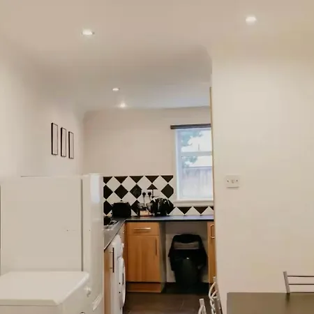 - 1 Bedroom * Глазго