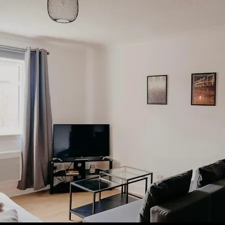 - 1 Bedroom Appartement *