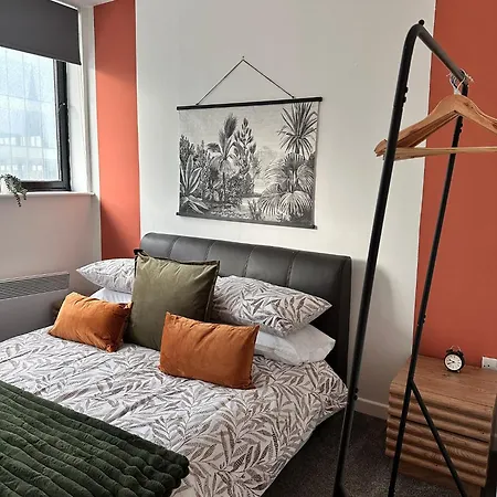 Stylish 2 Bed Retreat * Glasgow