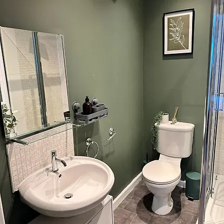 Stylish 2 Bed Retreat Glasgow