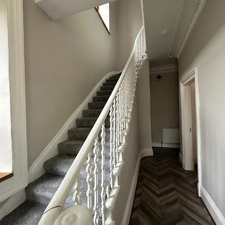 Feriehus Spacious 5 Bedroom House Close To West End Glasgow