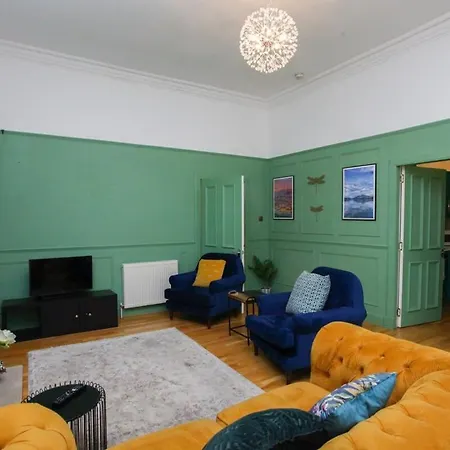 Lovely Spacious 2 Bed Flat Lägenhet *