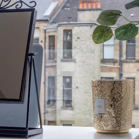 Wonderful West End - Pass The Keys * Glasgow