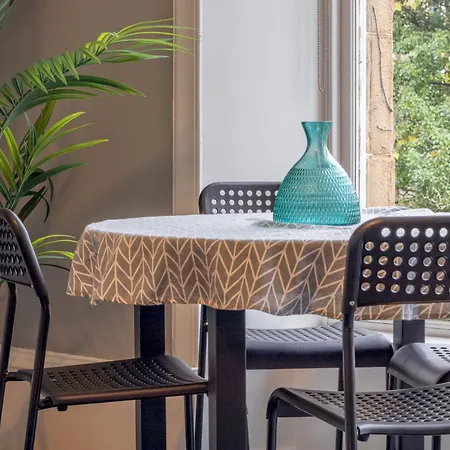 Wonderful West End - Pass The Keys Apartament