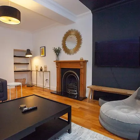 Charming Sandstone-basement In West End 別荘 グラスゴー