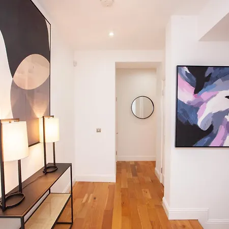 Charming Sandstone-basement In West End グラスゴー