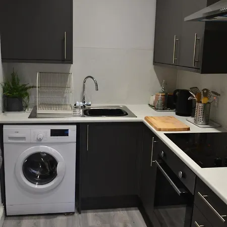 2 Bedroom Oasis In Centre Apartment