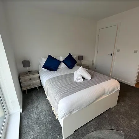 Stylish Newly Decorated 2 Bed 글라스고