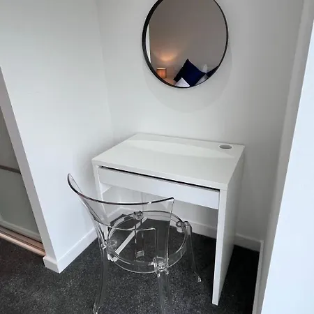 Stylish Newly Decorated 2 Bed 아파트