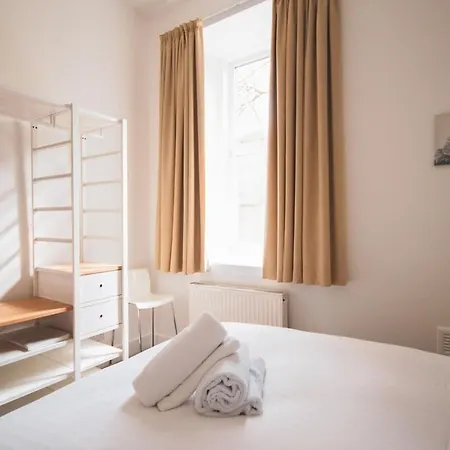 Hébergement de vacances Stunning 3 Bed Flat In The Heart Of The West End *