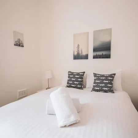 Stunning 3 Bed Flat In The Heart Of The West End Hébergement de vacances *