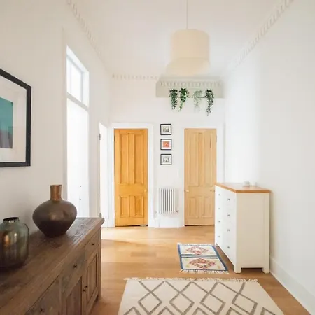 Stunning 3 Bed Flat In The Heart Of The West End Hébergement de vacances Glasgow