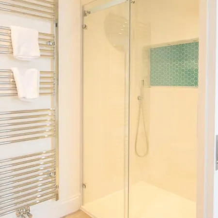 Stunning 3 Bed Flat In The Heart Of The West End Feriehus