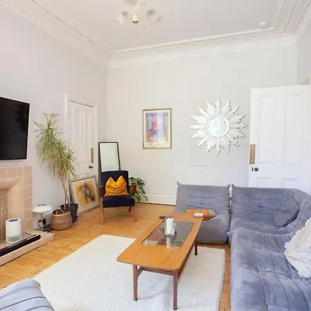 Lovely Flat In Ideal Location Glasgow