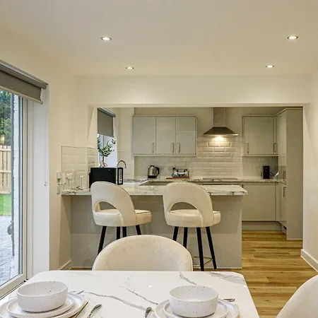 Wyndford Riverside House Ferienhaus