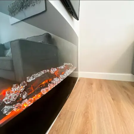 Two Bedroom, Free Private Parking *