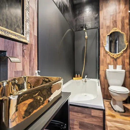 Grand 2 Bed West End Daire *