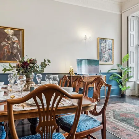 Grand 2 Bed West End *