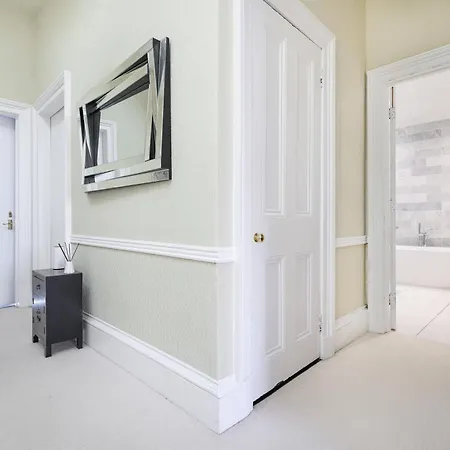 Extravagant 6 Bed Victorian Townhouse With Hot Tub Villa Glasgow