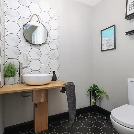 Villa Extravagant 6 Bed Victorian Townhouse With Hot Tub