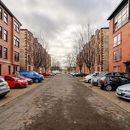 Stunning Ground Floor Flat In Southside. * Glasgow