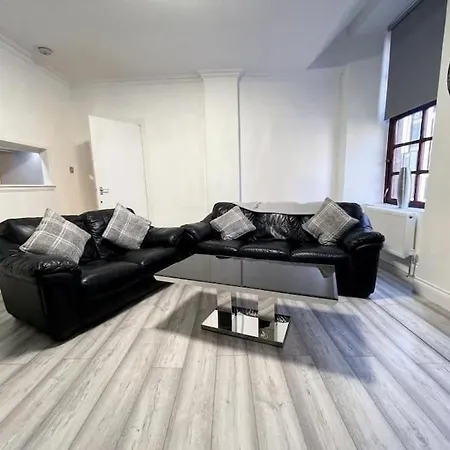 2 Bed In Centre! *