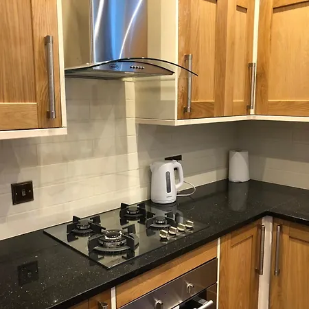 2-bed Sleeps 4 10 Mins To Centre * Glasgow