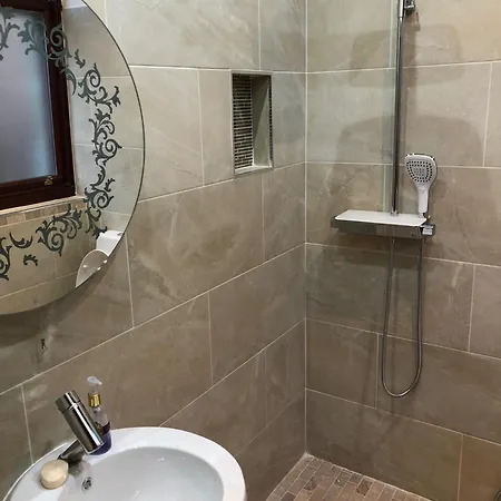 2-bed Sleeps 4 10 Mins To Centre * Glasgow