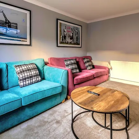 Tatil Evi Cosy 4 Bedroom In - Free Parking