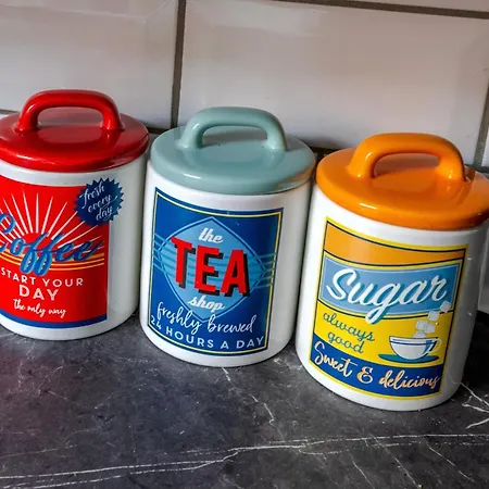 Cosy 4 Bedroom In - Free Parking