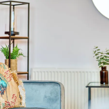 Apartment Modern 2 Bed Flat With Free Parking