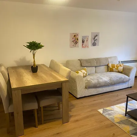 Comfy 3bed Centre Apartment *