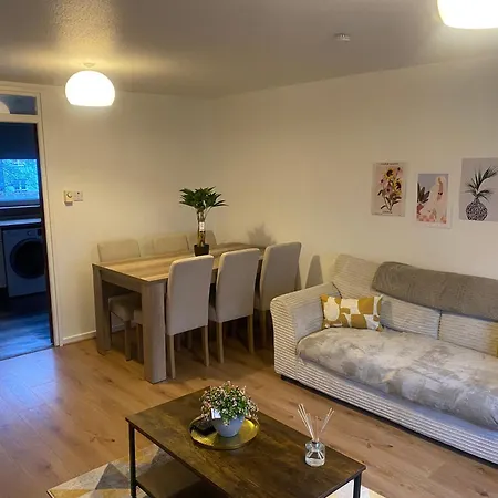 Comfy 3bed Centre Appartement
