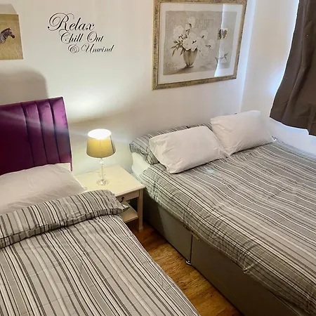 3 Bed ,2 Bedroom Near Centre Appartamento *