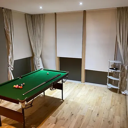Apartman 5 Beds ,4 Bedroom Duplex West Of Near Centre *
