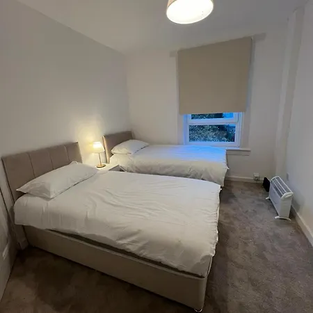 Semesterbostad Archillects Entire Two Bedroom Comfy House - Free Parking Glasgow
