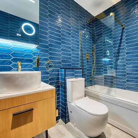 Lovely Station 1 Bed A6