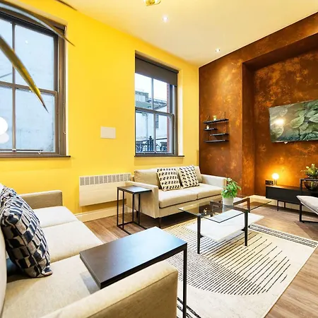 Stunning Station 2 Bed B4 Apartment