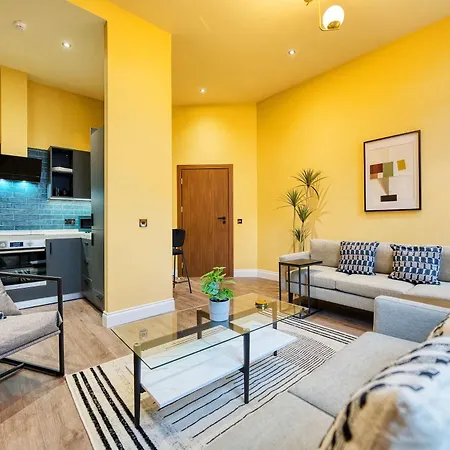 Stunning Station 2 Bed B4 * Glasgow