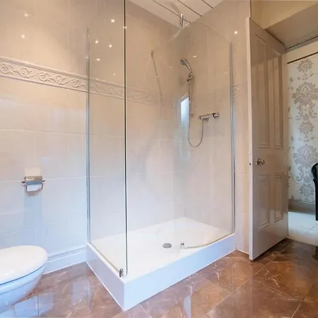 דירה Busby Apartments *