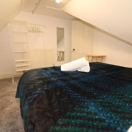 10 Bedrooms Pool Table Garden Piano 빌라