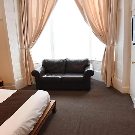 Sandyford 3*