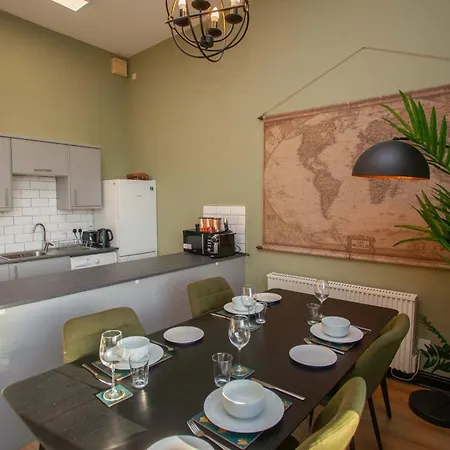 Getaway With Free Parking Glasgow