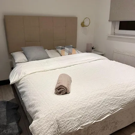 Modern Apartment-sleeps6-parking-seft Check In Glasgow
