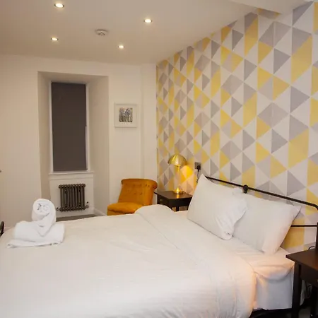 Beautiful 2 Bed Flat With A Private Terrace Glasgow